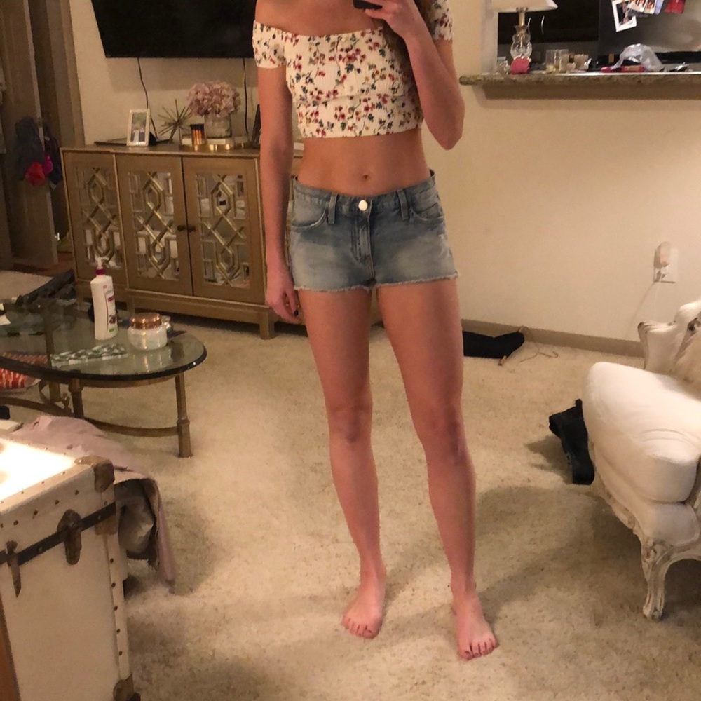 Cut off blue jean shorts